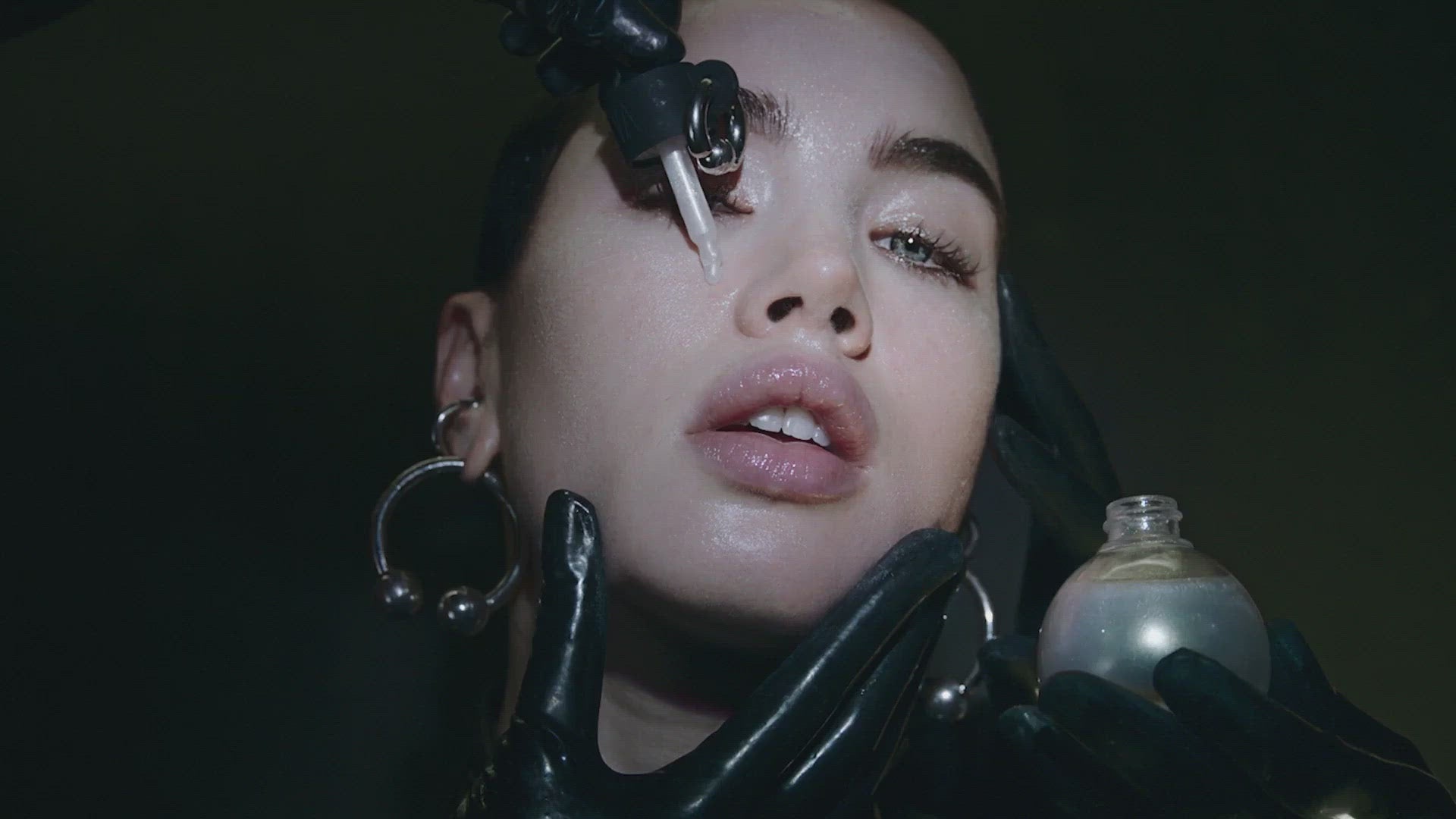 Load video: SKINLACQ_h264_1080_best